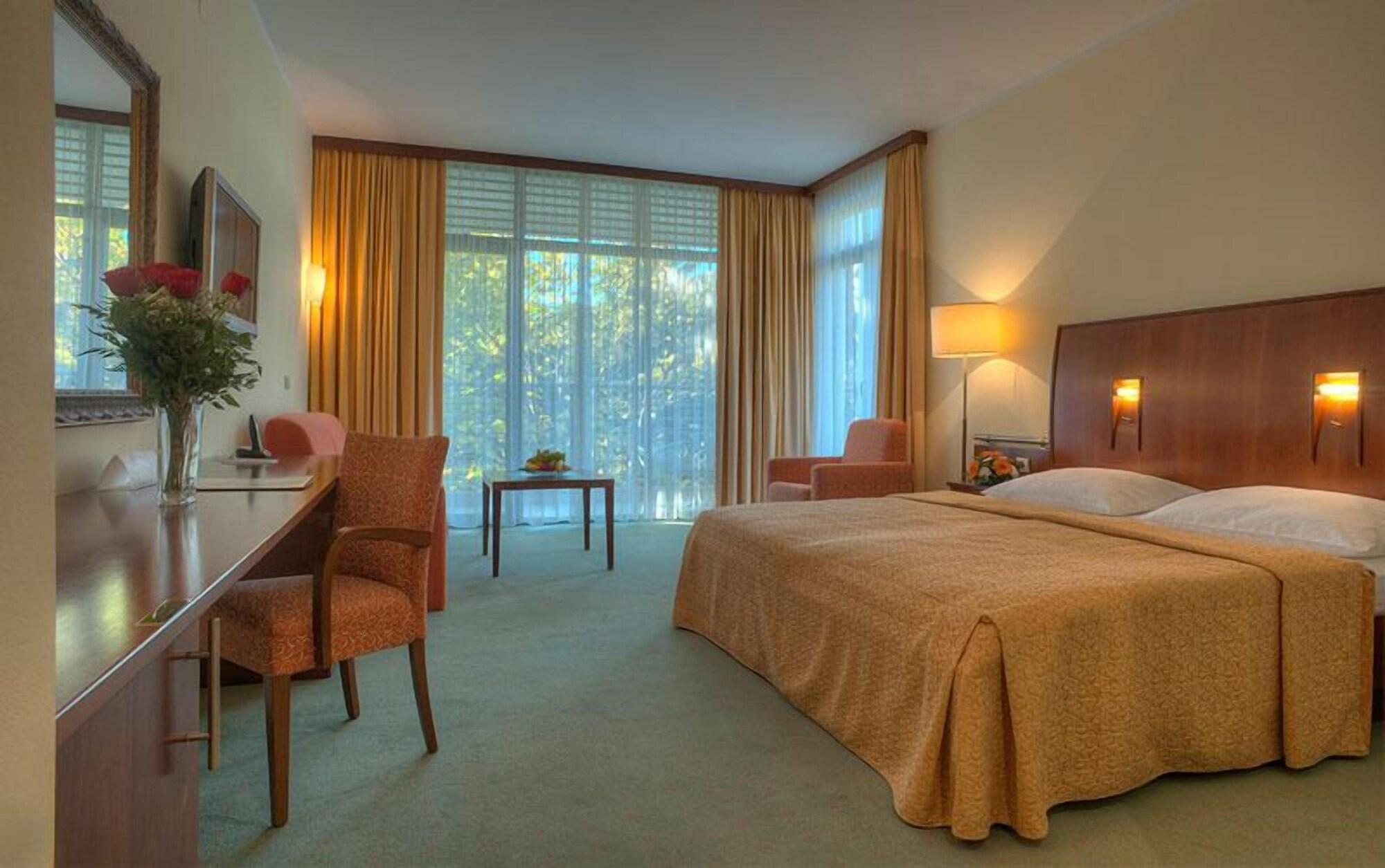 Hotel Rivijera Petrovac Ngoại thất bức ảnh