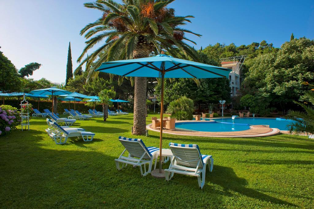 Hotel Rivijera Petrovac Ngoại thất bức ảnh