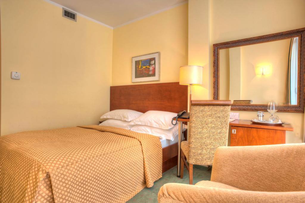 Hotel Rivijera Petrovac Ngoại thất bức ảnh